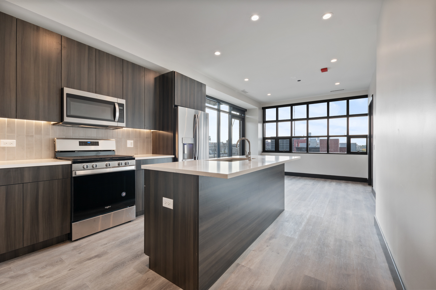 1123 W Randolph Street 401