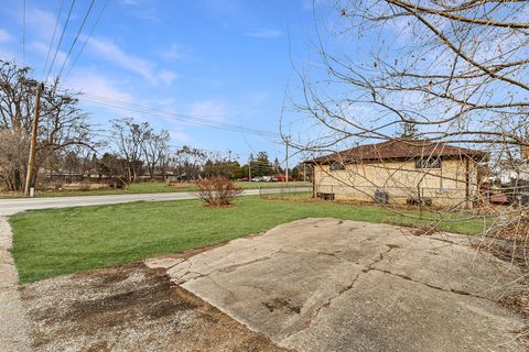 Tiny photo for 2100 Enoch Avenue, Zion, IL 60099 (MLS # 12590692)
