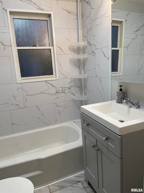 Tiny photo for 1202 E Parham Street, Marion, IL 62959 (MLS # QC4269420)