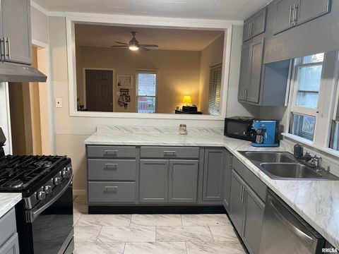 Tiny photo for 1202 E Parham Street, Marion, IL 62959 (MLS # QC4269420)