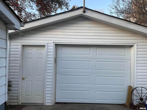 Tiny photo for 1202 E Parham Street, Marion, IL 62959 (MLS # QC4269420)