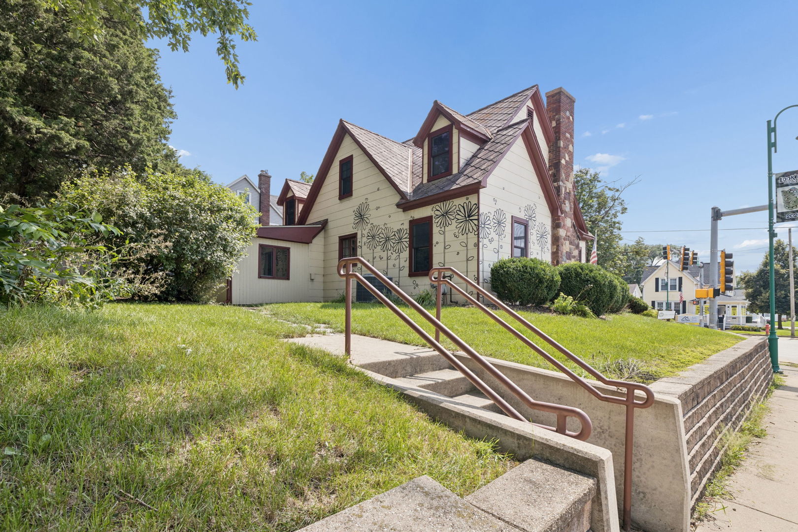 6 E Washington Street