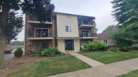 Photo of 2713 Northcreek Drive #2204, Woodridge, IL 60517 (MLS # 12717110)