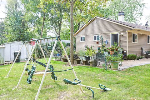 Tiny photo for Carpentersville, IL 60110 (MLS # 12485711)