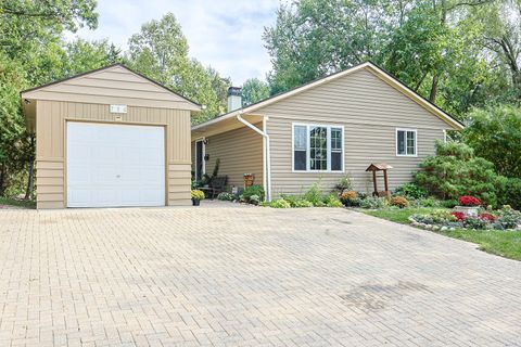 Tiny photo for Carpentersville, IL 60110 (MLS # 12485711)