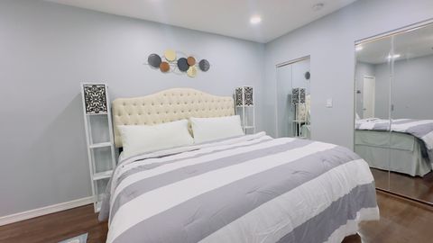 Tiny photo for 1411 W FARWELL Avenue #E2, Chicago, IL 60626 (MLS # 12551654)