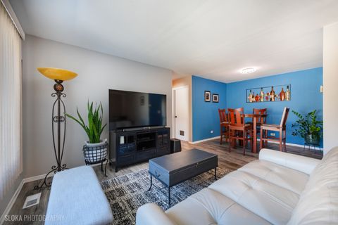 Tiny photo for 2435 Brunswick Circle #D, Woodridge, IL 60517 (MLS # 12490282)
