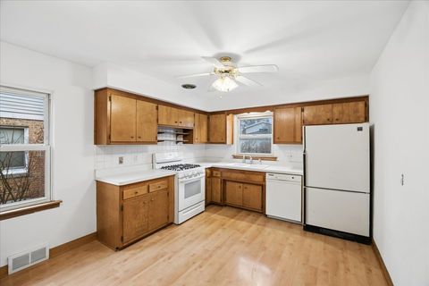 Tiny photo for 645 6th Avenue, La Grange, IL 60525 (MLS # 12585584)