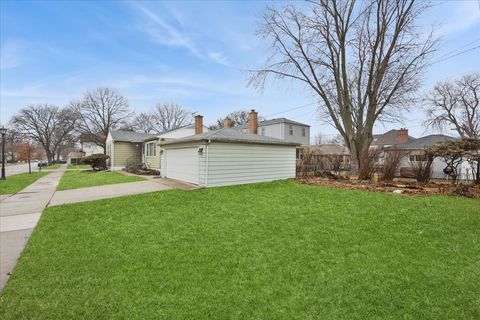 Tiny photo for 645 6th Avenue, La Grange, IL 60525 (MLS # 12585584)