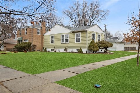 Tiny photo for 645 6th Avenue, La Grange, IL 60525 (MLS # 12585584)