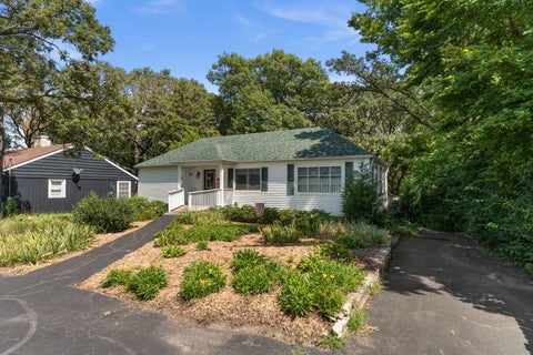 Photo of 319 S Lincolnway Street, North Aurora, IL 60542 (MLS # 12739445)