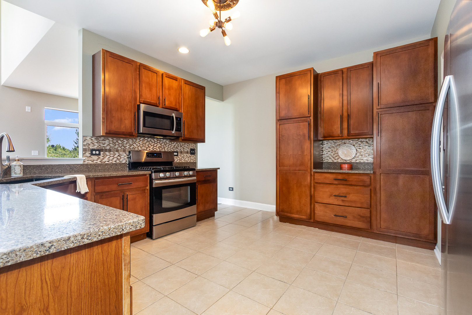 1617 FIELDSTONE Drive S 13-1