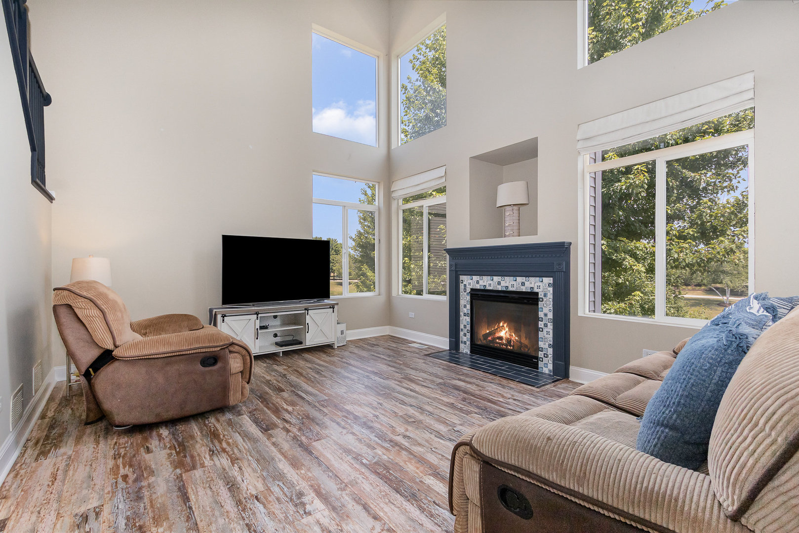 1617 FIELDSTONE Drive S 13-1