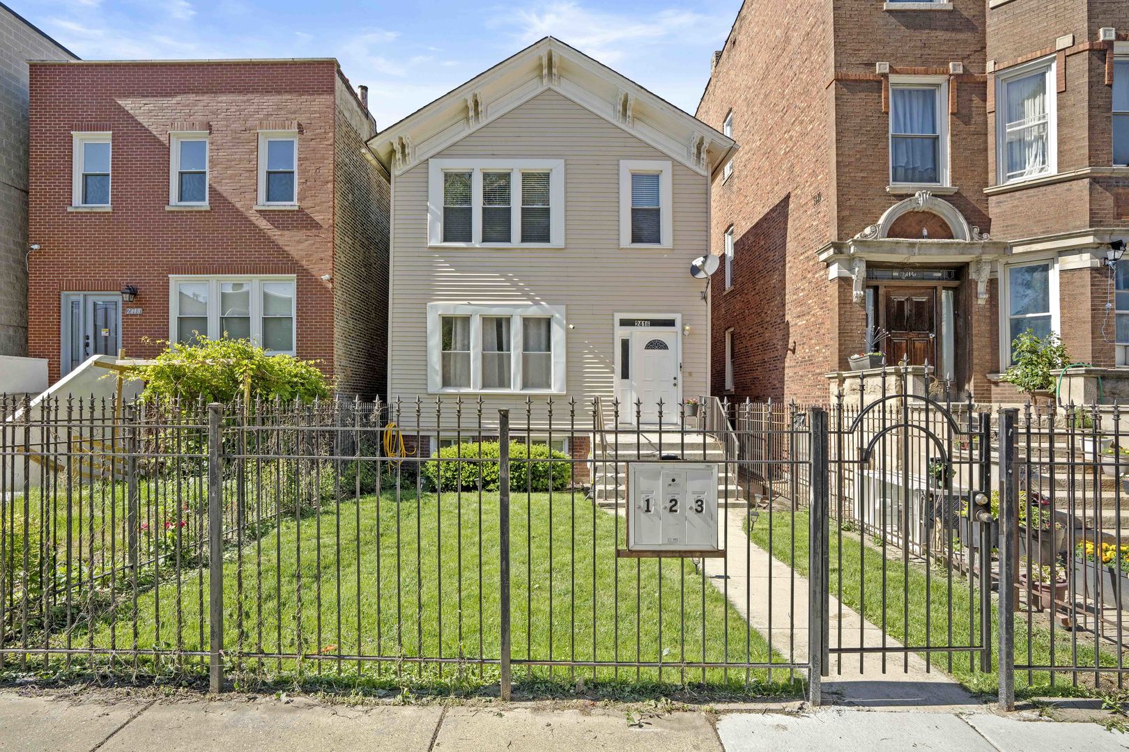2416 W Fillmore Street