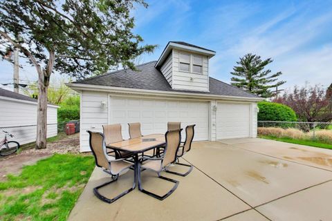 Tiny photo for 940 W Grant Drive, Des Plaines, IL 60016 (MLS # 12633279)