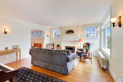 Tiny photo for 940 W Grant Drive, Des Plaines, IL 60016 (MLS # 12633279)