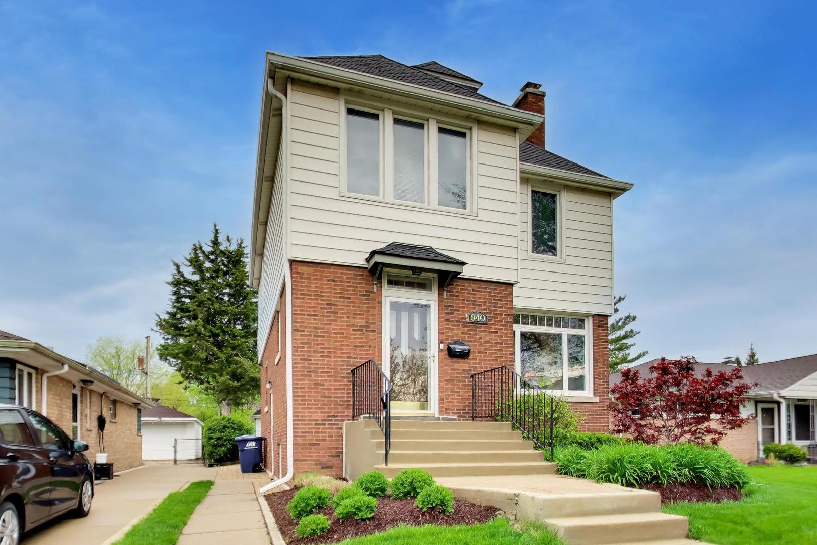 940 W Grant Drive