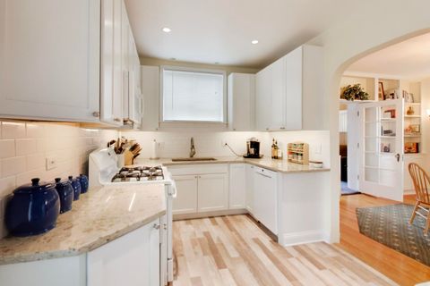 Tiny photo for 940 W Grant Drive, Des Plaines, IL 60016 (MLS # 12633279)