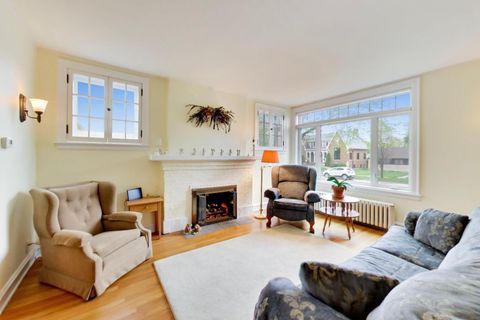Tiny photo for 940 W Grant Drive, Des Plaines, IL 60016 (MLS # 12633279)