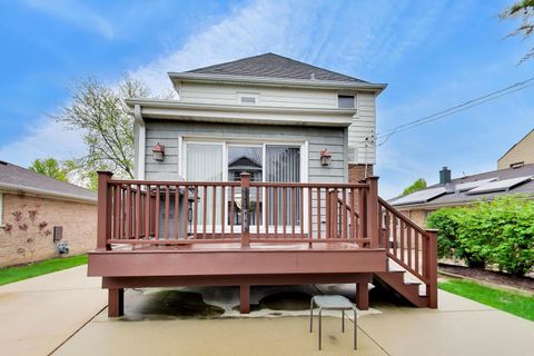 Tiny photo for 940 W Grant Drive, Des Plaines, IL 60016 (MLS # 12633279)
