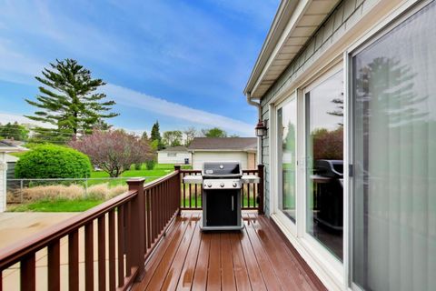 Tiny photo for 940 W Grant Drive, Des Plaines, IL 60016 (MLS # 12633279)