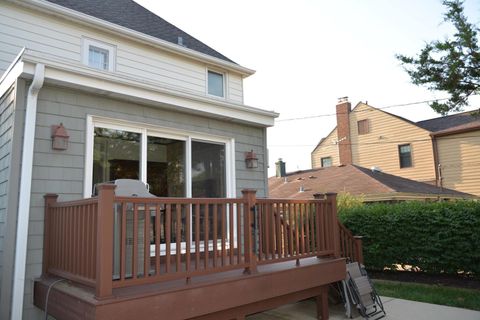 Tiny photo for 940 W Grant Drive, Des Plaines, IL 60016 (MLS # 12633279)