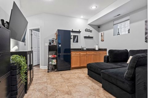Tiny photo for 3106 S Wells Street #1, Chicago, IL 60616 (MLS # 12568811)