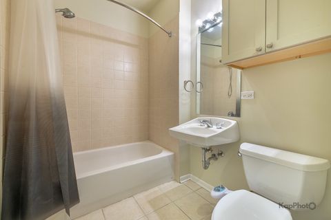 Tiny photo for 915 S Oak Park Avenue #1B, Oak Park, IL 60304 (MLS # 12539381)