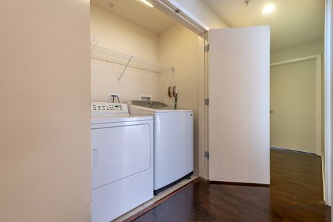 Tiny photo for 915 S Oak Park Avenue #1B, Oak Park, IL 60304 (MLS # 12539381)