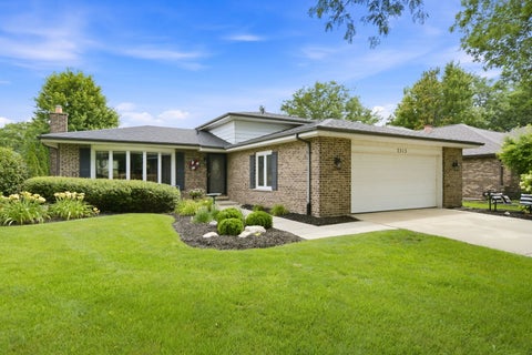 Photo of 3313 Pitcher Drive, Darien, IL 60561 (MLS # 12771295)
