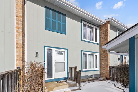 Photo of 237 Pinewood Lane, Bloomingdale, IL 60108 (MLS # 12552507)