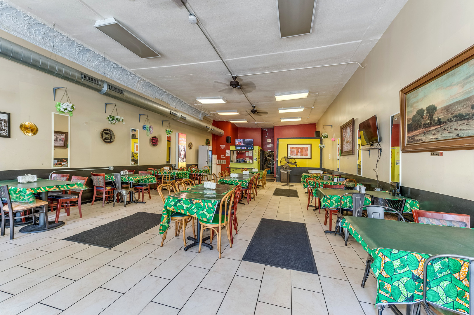 4445-4447 N Broadway Avenue