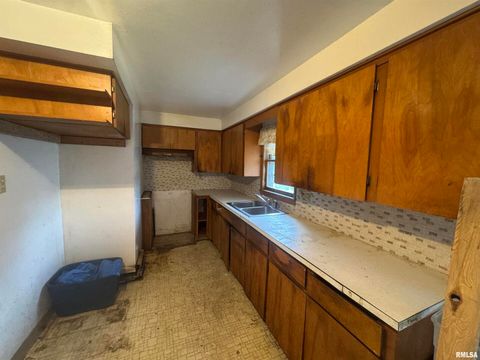 Tiny photo for 1534 39TH Street, Rock Island, IL 61201 (MLS # QC4268822)