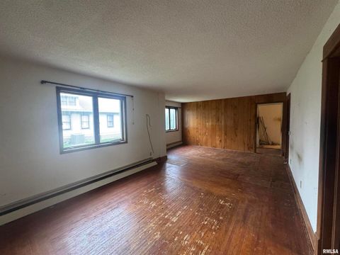 Tiny photo for 1534 39TH Street, Rock Island, IL 61201 (MLS # QC4268822)