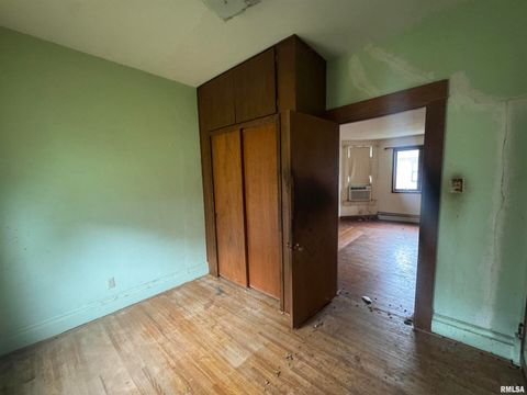 Tiny photo for 1534 39TH Street, Rock Island, IL 61201 (MLS # QC4268822)