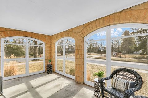 Tiny photo for 1207 S BUSEY Ave, Urbana, IL 61801 (MLS # 12546482)