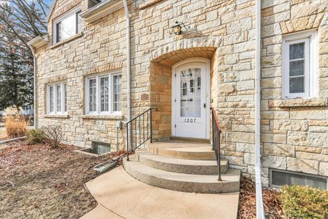 Tiny photo for 1207 S BUSEY Ave, Urbana, IL 61801 (MLS # 12546482)