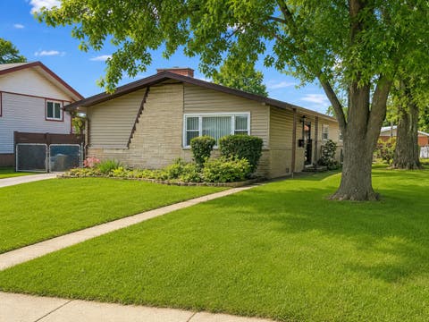 Photo of 13514 Short Drive, Crestwood, IL 60418 (MLS # 12731326)