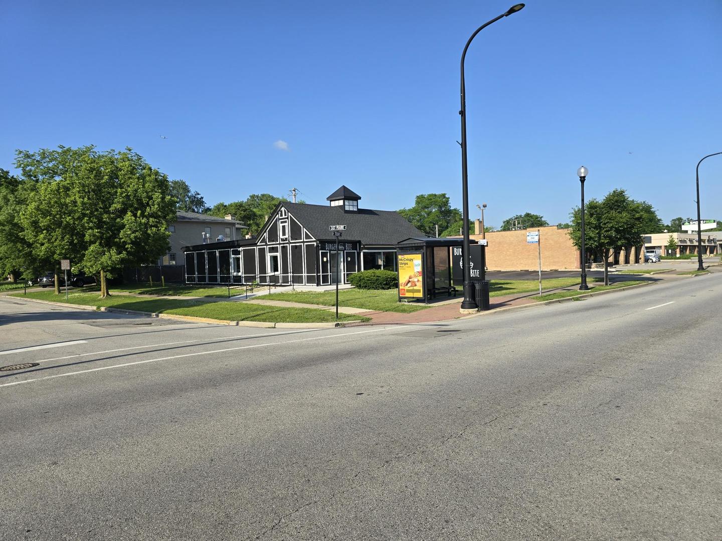 3901 W Touhy Avenue