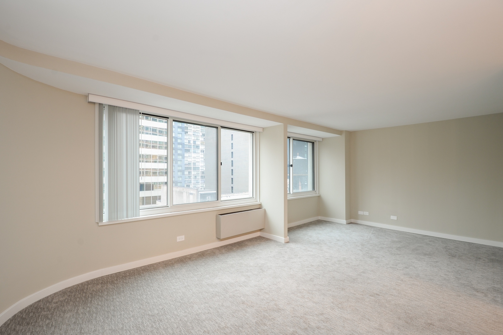 211 E Ohio Street 1406