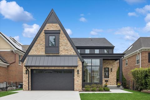 Photo of 153 S Kenmore Avenue, Elmhurst, IL 60126 (MLS # 12470714)