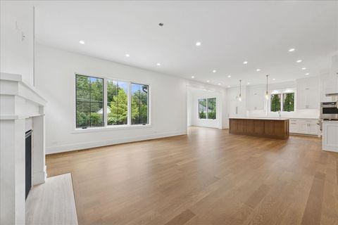 Tiny photo for 153 S Kenmore Avenue, Elmhurst, IL 60126 (MLS # 12470714)