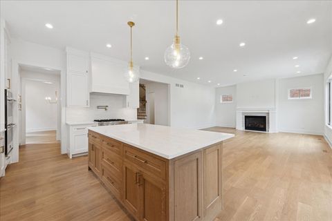 Tiny photo for 153 S Kenmore Avenue, Elmhurst, IL 60126 (MLS # 12470714)