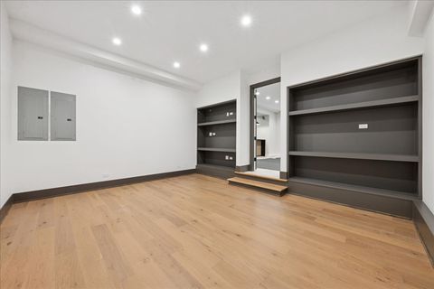 Tiny photo for 153 S Kenmore Avenue, Elmhurst, IL 60126 (MLS # 12470714)