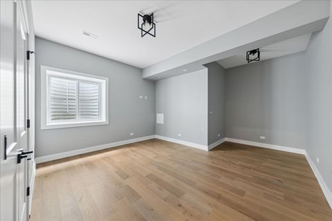 Tiny photo for 153 S Kenmore Avenue, Elmhurst, IL 60126 (MLS # 12470714)