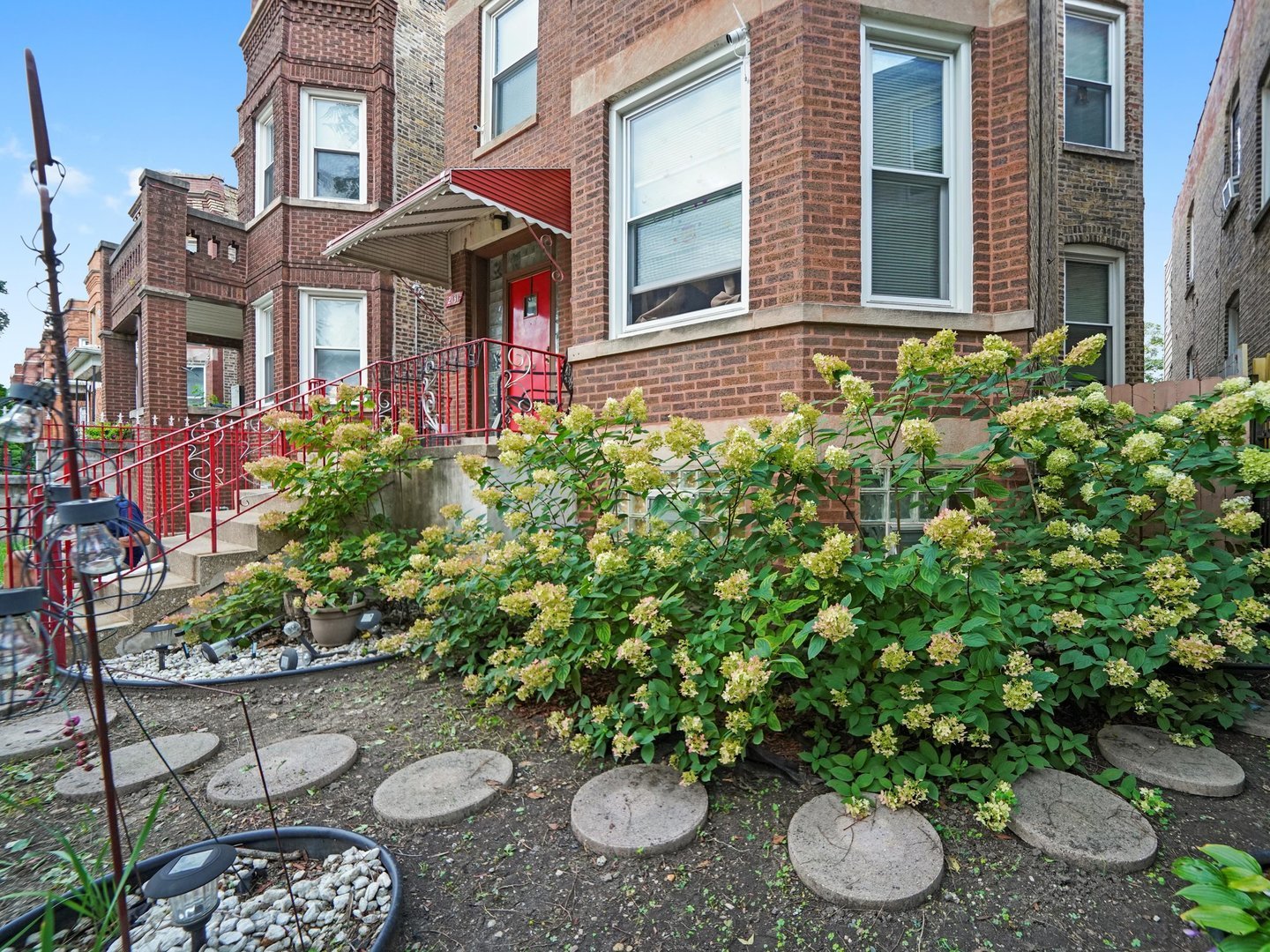 2131 N Springfield Avenue