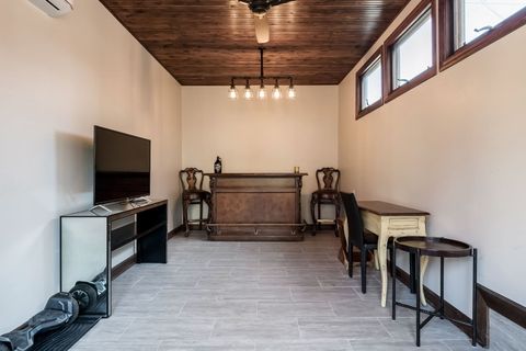 Tiny photo for 806 N Grove Avenue, Oak Park, IL 60302 (MLS # 12505366)