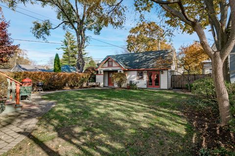 Tiny photo for 806 N Grove Avenue, Oak Park, IL 60302 (MLS # 12505366)