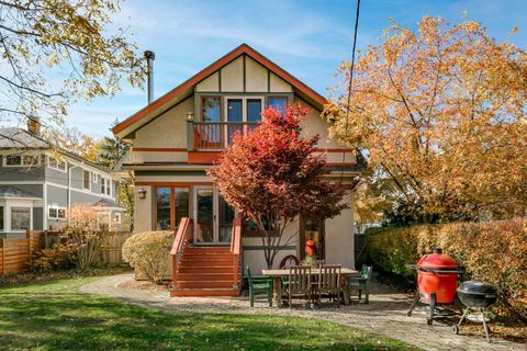 Tiny photo for 806 N Grove Avenue, Oak Park, IL 60302 (MLS # 12505366)