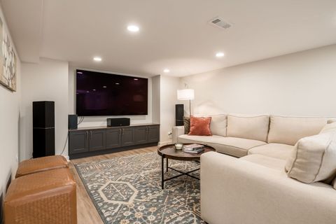 Tiny photo for 806 N Grove Avenue, Oak Park, IL 60302 (MLS # 12505366)